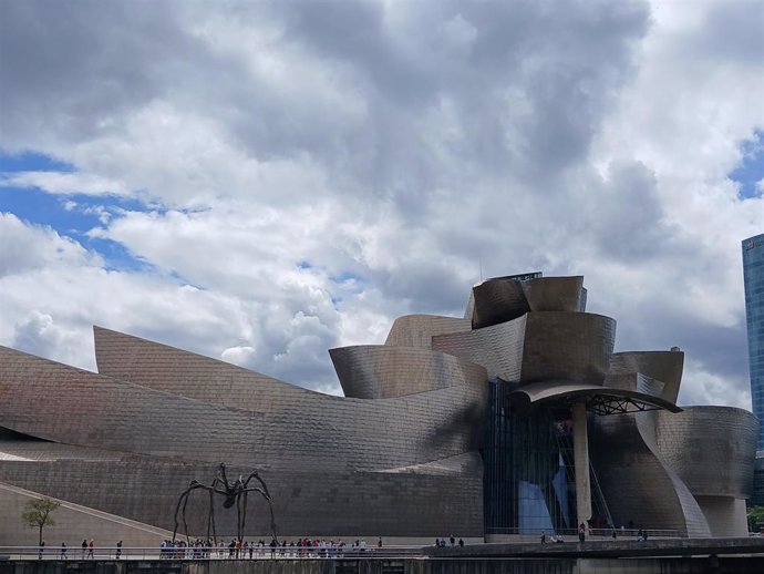 Cielos nubosos en Bilbao.