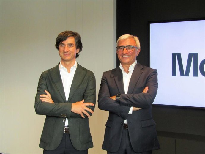 El ceo de Molins, Julio Rodríguez, junto a su sucesor Marcos Cela