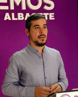 El coordinador autonómico de Podemos en C-LM, José Luis García Gascón.