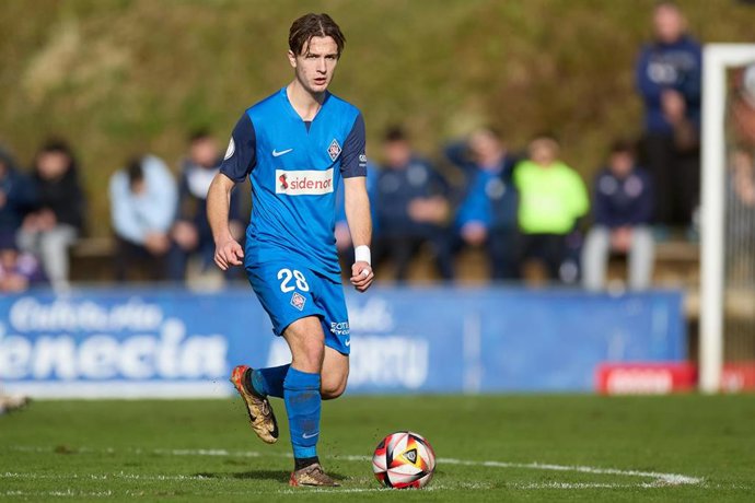 Archivo - Félix Garreta durante un partido de la SD Amorebieta