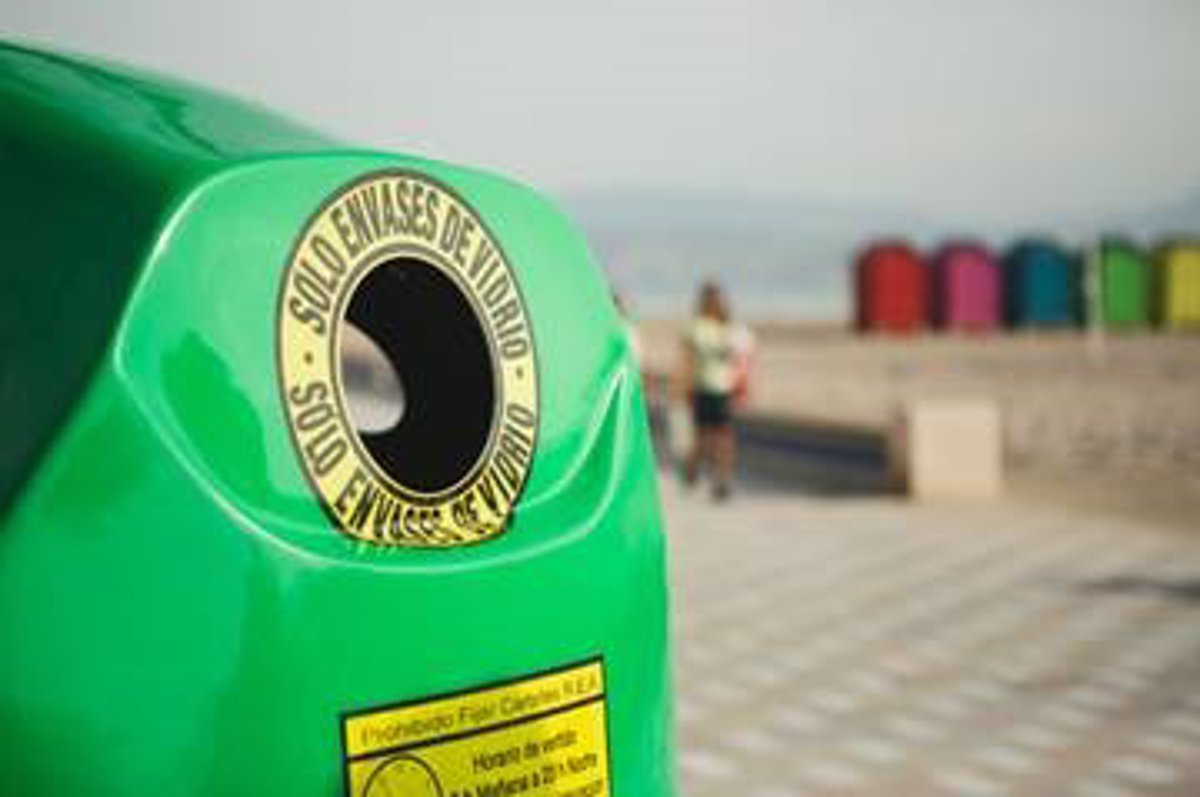 La Unión de Consumidores de Extremadura pide la implicación ciudadana como  eje fundamental  del proceso de reciclaje