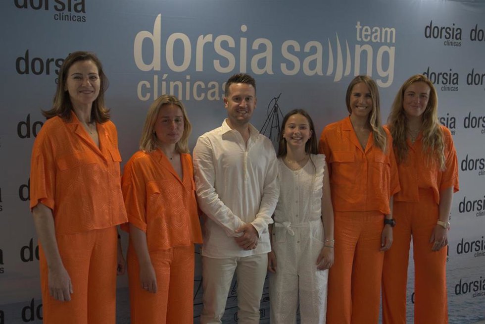 De izquierda a derecha los componentes del Dorsia Sailing Team, Natlia Via-Dufresne, Ana Majada, José Manuel Ruíz, Martina Ruigómez, Núria Sánchez Nomdedeu y Marta Peñarrubia.