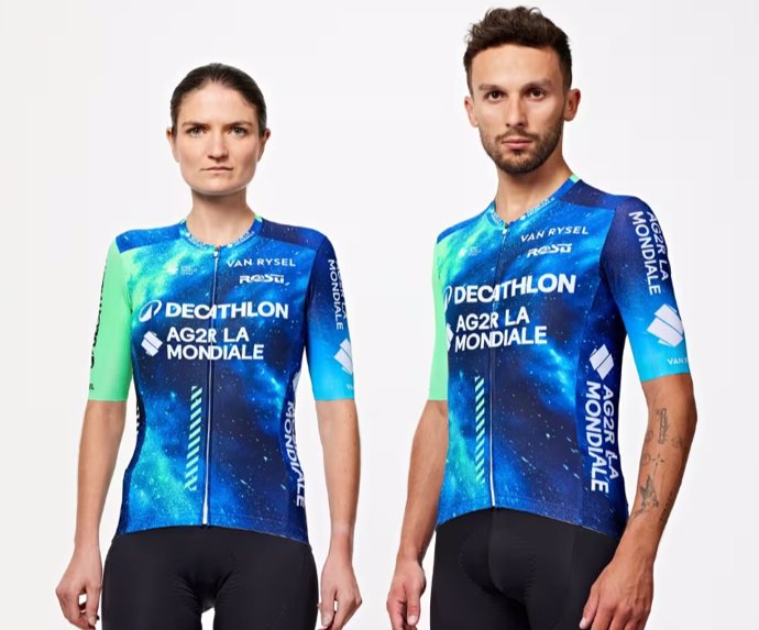 La equipación del equipo profesional AG2R La Mondiale ya está disponible en Decathlon.