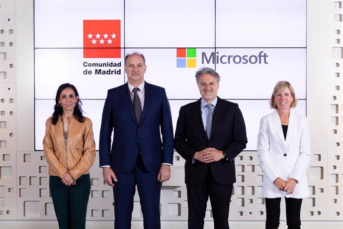 La Comunidad de Madrid incorpora a Microsoft como primer socio de la Oficina de IA