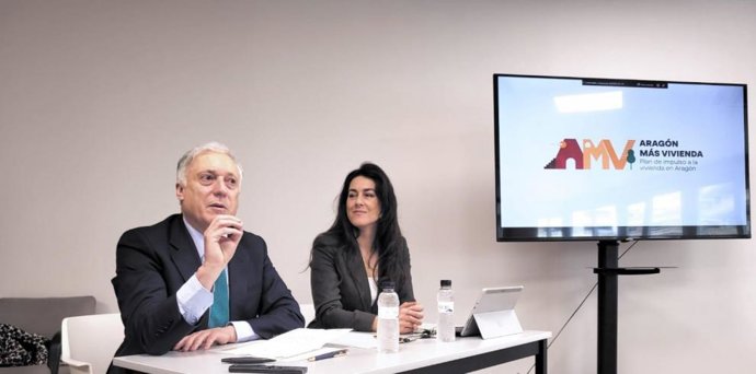 Octavio López ha explicado a constructores y promotores las ayudas para VPA que contempla el Plan Aragón Más Vivienda.