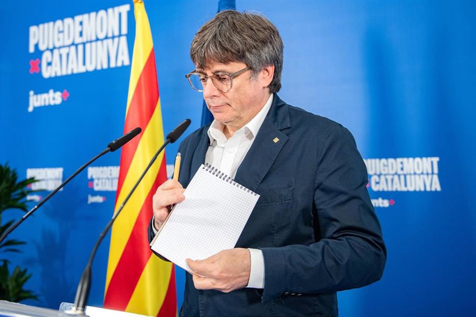 El candidato de Junts a la Generalitat, Carles Puigdemont, durante una rueda de prensa para valorar los resultados de las elecciones catalanas, a 13 de mayo de 2024, en Argels (Francia).