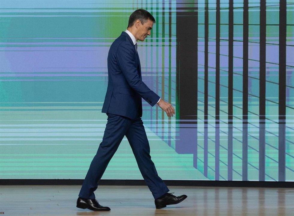 El presidente del Gobierno, Pedro Sánchez, tras su intervención en la inauguración de la IV edición del foro Fondos Europeos, en el Auditorio El Beatriz, a 16 de mayo de 2024, en Madrid (España).