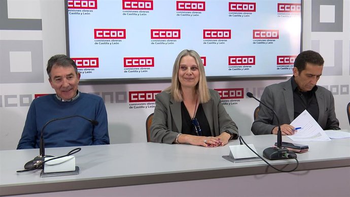 La directora ejecutiva de la Agencia de Naciones Unidas para los Refugiados de Palestina en Oriente Próximo (UNRWA), Raquel Martí, y el secretario general del sindicato en Castilla y León, Vicente Andrés