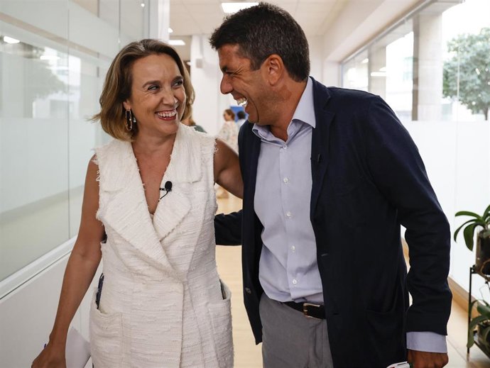 Archivo - Cuca Gamarra y Carlos Mazón en una imagen de archivo