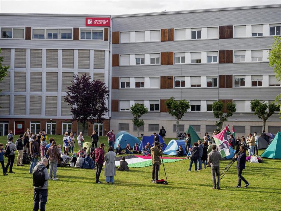 Estudiantes durante una acampada para exigir un alto al fuego inmediato en Gaza