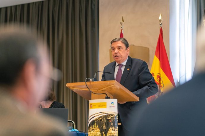 El ministro de Agricultura, Pesca y Alimentación, Luis Planas, en la clausura del Foro de Diálogo de la Ganadería Extensiva en España.