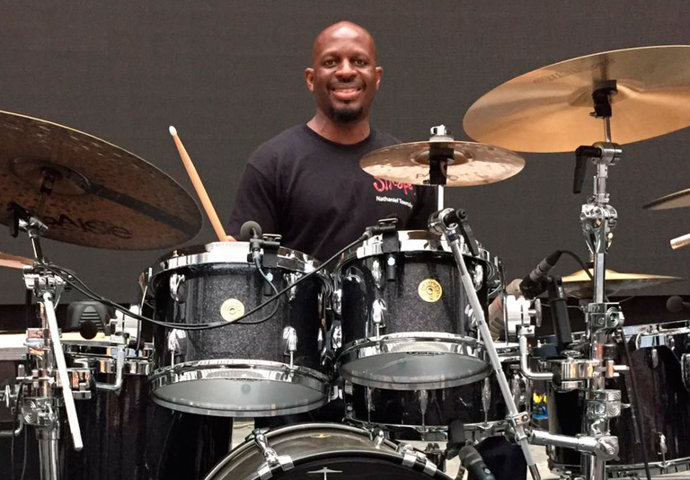 EL  BATERISTA NATHANIEL TOWNSLEY