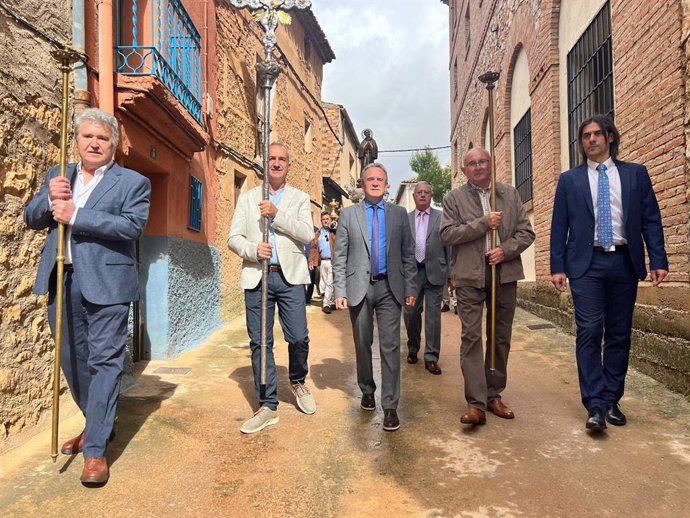 El presidente de la DPZ, Juan Antonio Sánchez Quero, participa en la celebración de San Pascual Bailón en Alconchel de Ariza (Zaragoza).