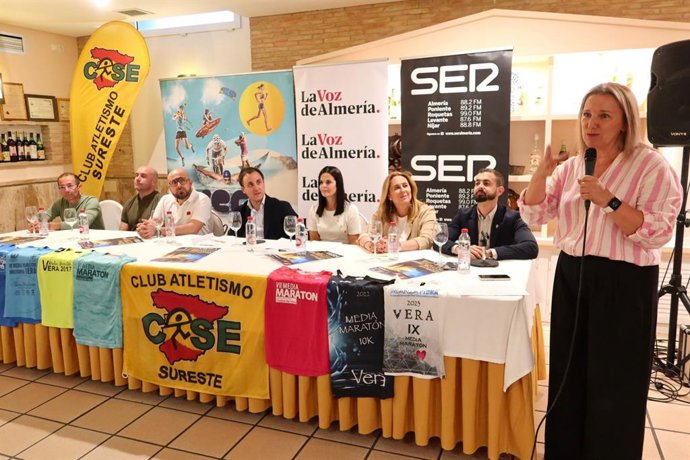 Momento de la presentación de la décima edición de la Media Maratón de Vera.