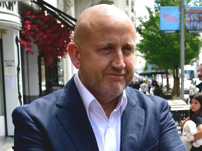 Gustavo Guillermo a su llegada al Museo Chicote, a 17 de mayo de 2024, en Madrid (España).