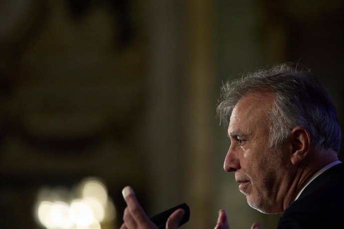 Archivo - El ministro de Política Territorial y Memoria Democrática, Ángel Víctor Torres