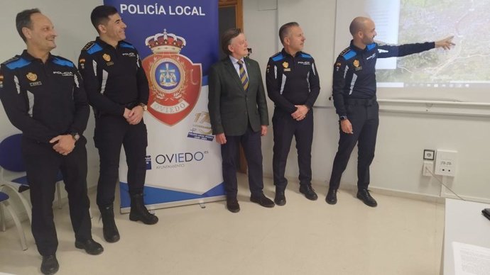Presentación del dispositivo de seguridad con motivo del Día de las Fuerzas Armadas en Oviedo.