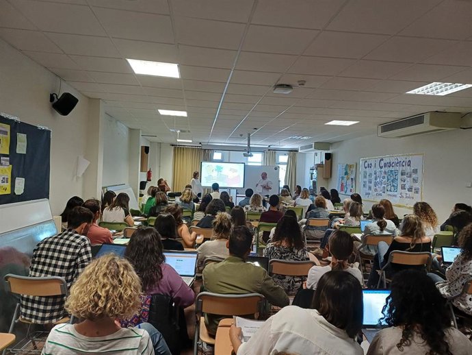 Orientadores de los colegios de Baleares participan en charlas informativas para conocer la oferta de FP.