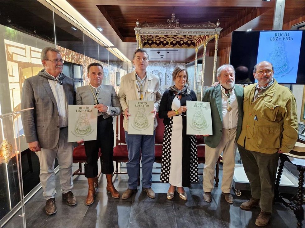 Presentación del proyecto ornamental que se ubicará en la capilla del Hospital Virgen del Rocío de Sevilla y que tendrá como protagonista a una talla de la Patrona de Almonte (Huelva).