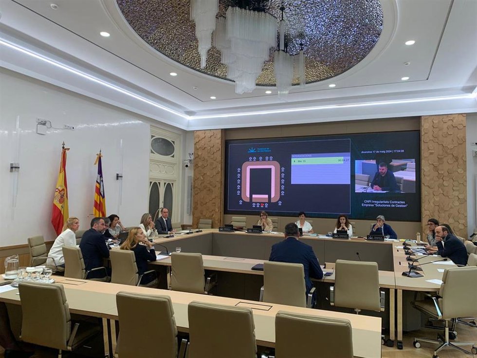 Sesión de la comisión de investigación de las mascarillas del Parlament balear