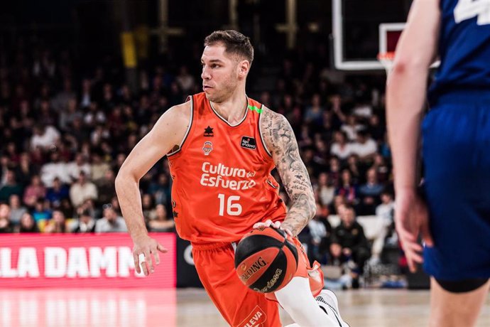 Archivo - Stefan Jovic of Valencia Basket in action during the ACB Liga Endesa, match played between FC Barcelona and Valencia Basket at Palau Blaugrana on February 04, 2024 in Barcelona, Spain.