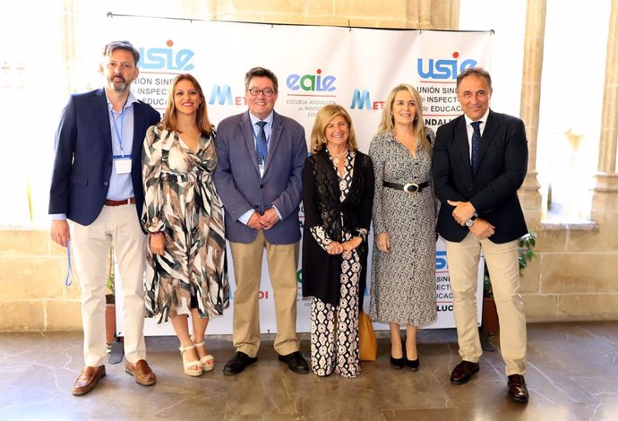 La delegada de Desarrollo Educativo, Formación Profesional y Universidad, Isabel Paredes, en la sesión de este viernes de las VII Jornadas de Encuentro y Formación USIE en Jerez.