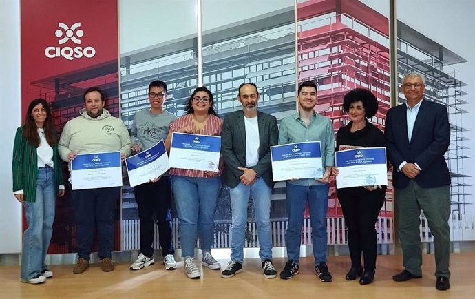 Los alumnos reconocidos por el Centro de Investigación en Química Sostenible (Ciqso) de la Universidad de Huelva (UHU).