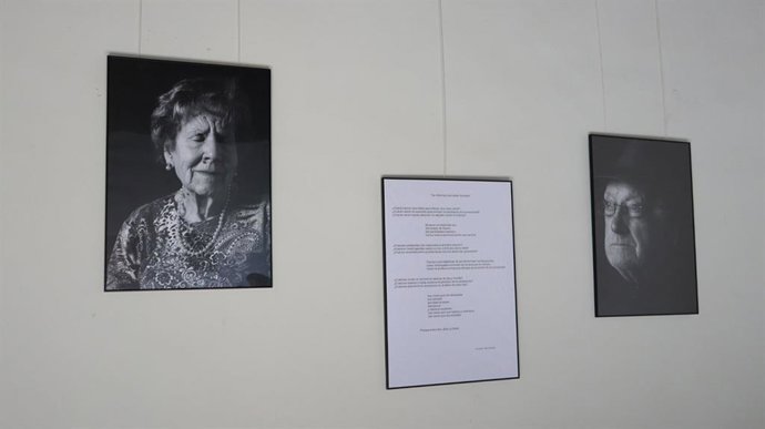 Railowsky rinde homenaje a los mayores como "pilares de la sociedad" con las fotografías de Vicente Dolz