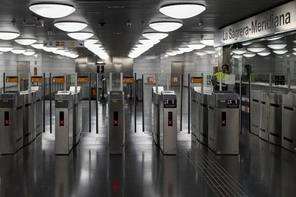 Archivo - La estación de Renfe y Metro 'La Sagrera', en Barcelona.