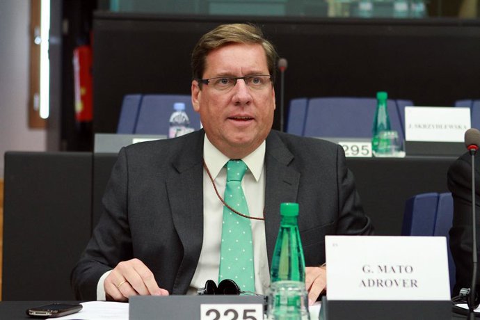 Archivo - El eurodiputado del Partido Popular y candidato en las elecciones europeas Gabriel Mato