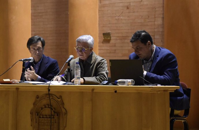 La presidenta de la Asociación Extremeña AFAL, Francisca Chaves, interviene en la Asamblea General de Socios, celebrada este sábado en Mérida