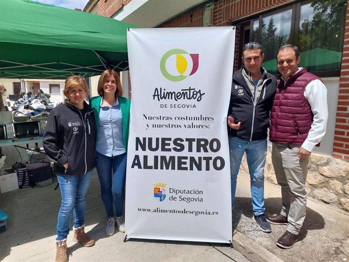 La diputada de Promoción Provincial y Desarrollo Rural Sostenible, Magdalena Rodríguez en la III Feria de la Cerveza Artesana de Torregutiérrez