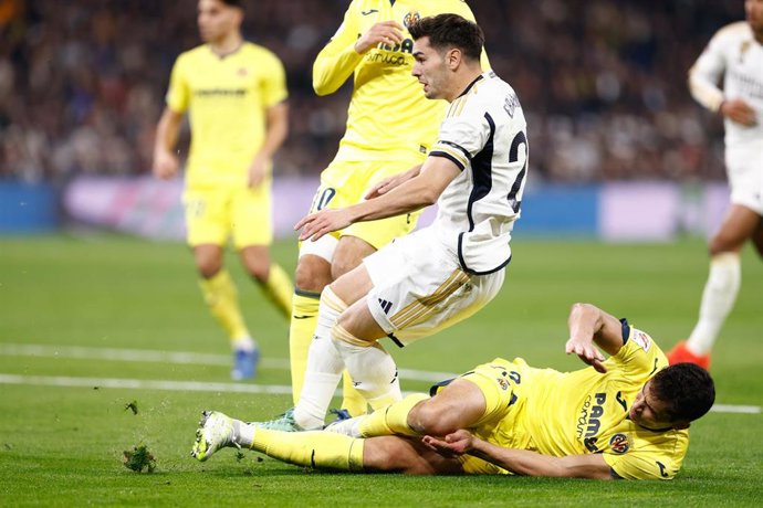 Archivo - Brahim Díaz (Real Madrid), ante el Villarreal en el Santiago Bernabéu. 