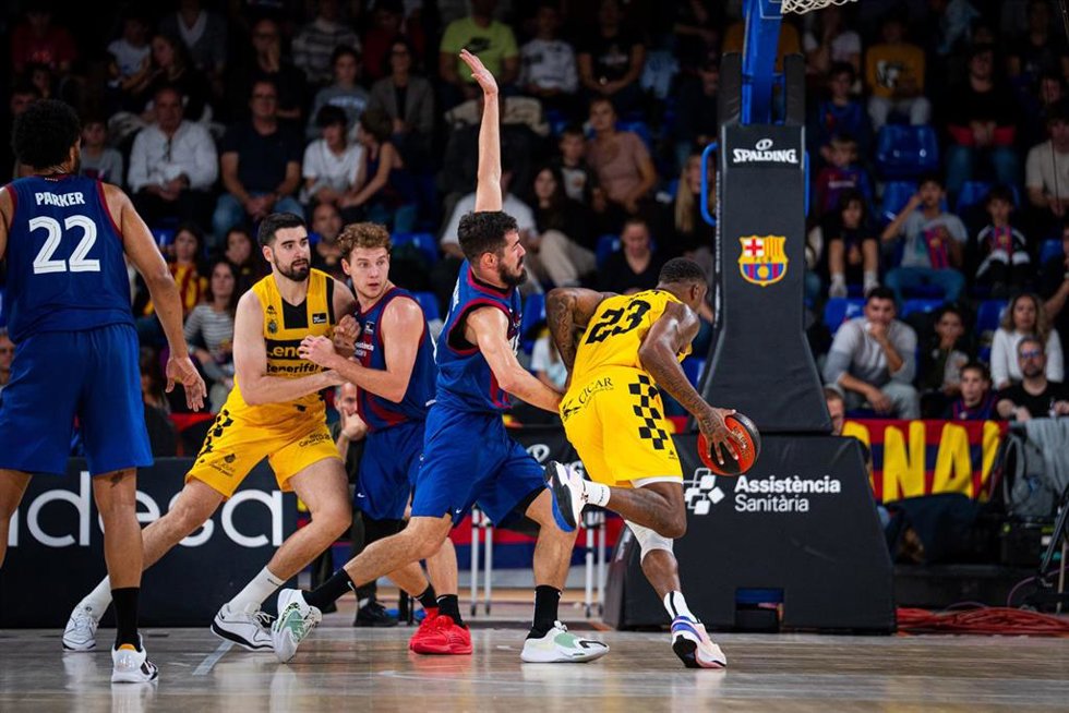 Archivo - Partido entre el Bara y el Lenovo Tenerife en la Liga Endesa 2023/24