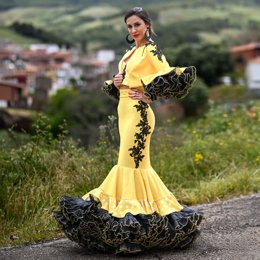 Uno de los trajes que se podrá ver en el desfile de moda sostenible de este domingo en Cáceres