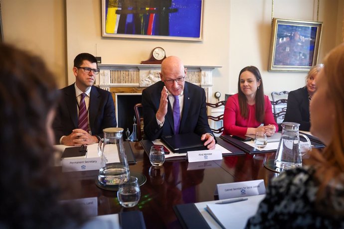 10 May 2024, United Kingdom, Edinburgh: Scotland's new First Minister John Swinney (C) chairs his first Cabinet meeting since taking up the role, at Bute House. Photo: Jeff J Mitchell/PA Wire/dpa