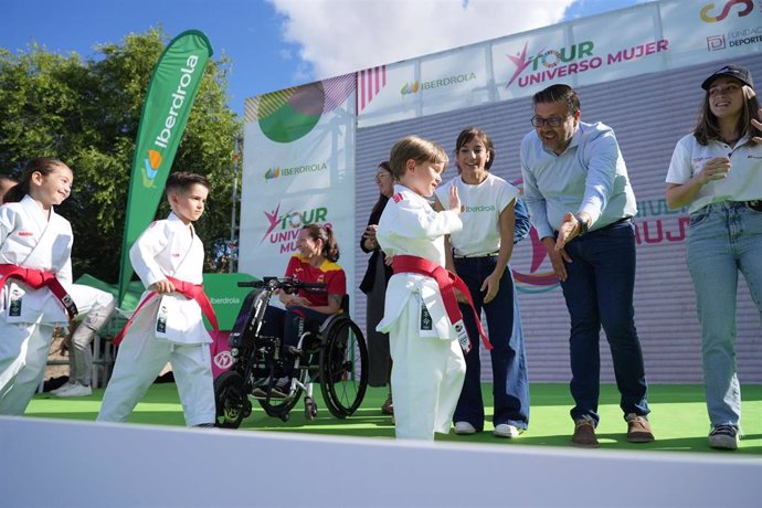 El consejero de Educación, Cultura y Deportes, Amador Pastor, en su participación en el 'Tour Universo Mujer', en Toledo