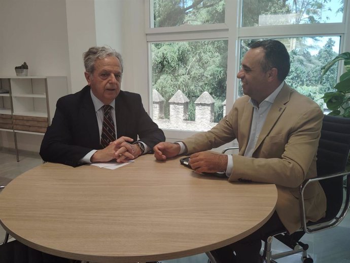 El presidente de la Diputación de Córdoba, Salvador Fuentes, y el presidente de la Diputación de Granada, Francis Rodríguez.