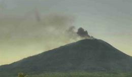 Erupción del volcán Ibu en Indonesia