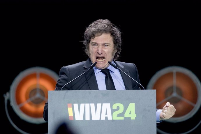 El presidente de Argentina, Javier Milei, durante el acto ‘Viva 24’ de VOX, en el Palacio de Vistalegre, a 19 de mayo de 2024, en Madrid (España). El evento, llamado ‘Viva 24’ y organizado por VOX de manera anual, celebra su tercera edición con la partici