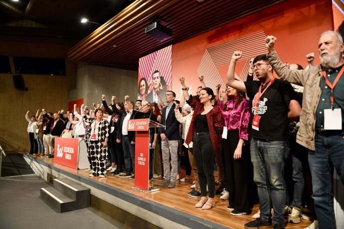 Imagen del nuevo coordinador federal, Antonio Maíllo, y miembros de la Coordinadora Federal en el cierre de la asamblea federal de la formación.