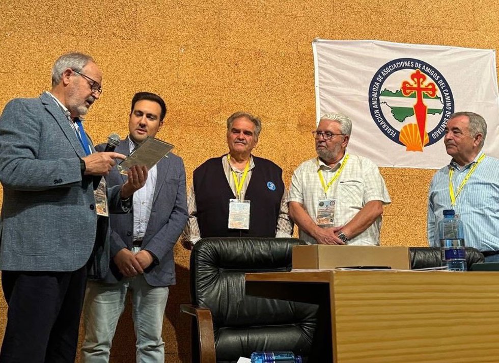 Rivas (2i), en la Asamblea de Amigos del Camino de Santiago de Andalucía, celebrada en Alcalá.