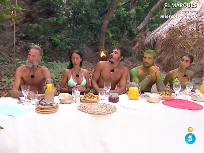 Kiko Jiménez y sus compañeros disfrutan de la esperada barbacoa de 'supervivientes'