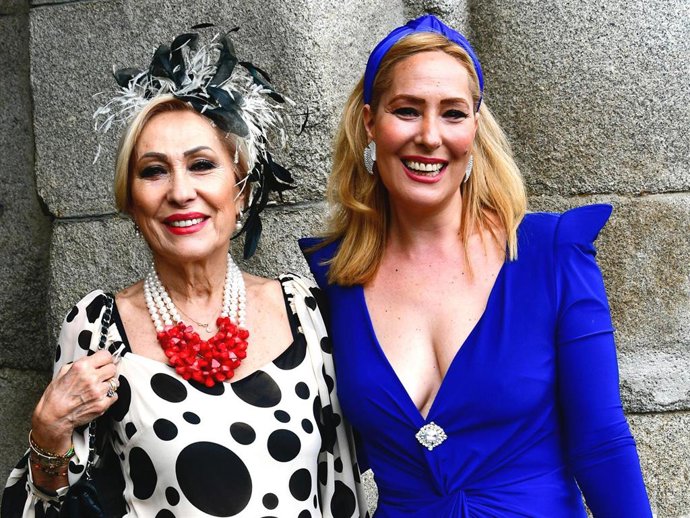 Rosa Benito y Chayo Mohedano a su llegada a la boda de Iván Reboso y Joan Crisol