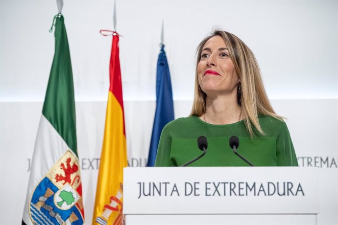 Archivo - La presidenta de la Junta de Extremadura, María Guardiola