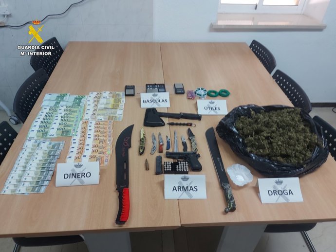 Desmantelado un punto de venta de drogas en un lavadero de vehículos en El Comtat