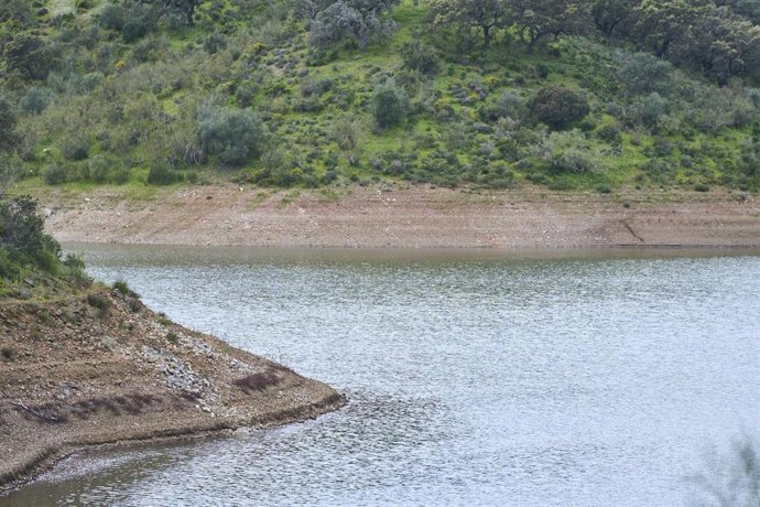Archivo - Detalle del embalse de la Minilla, en el Ronquillo (Sevilla).