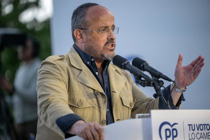 Archivo - El líder del PP catalán, Alejandro Fernández