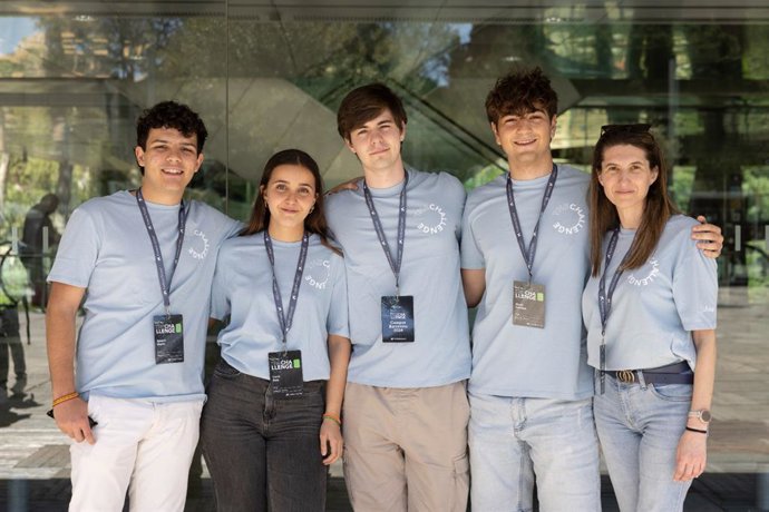 El grupo de estudiantes del colegio Santa de Sevilla.