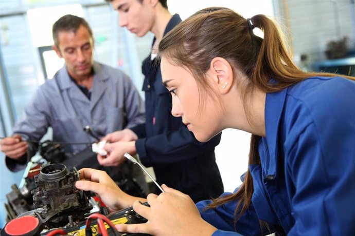 Archivo - FSIE lanza su campaña anual para apoyar la matriculación de estudiantes en Formación Profesional en los centros concertados y privados